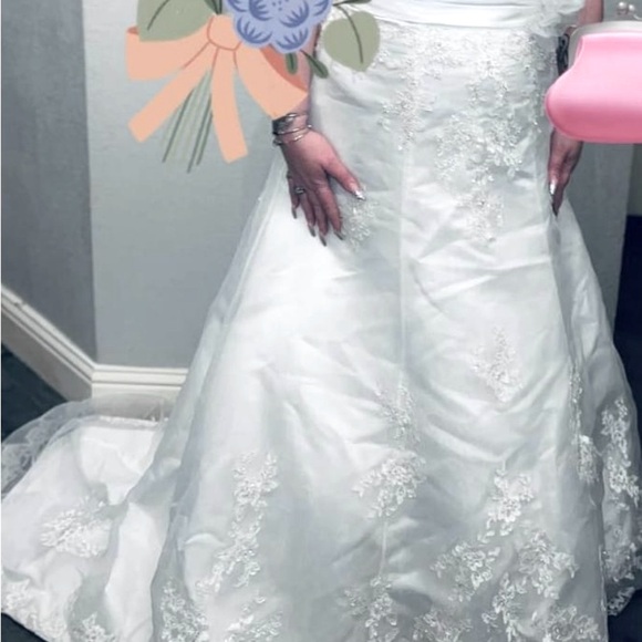 Mary’s Bridal Wedding Gown (3layer) size 20 will negotiate price. - Picture 14 of 15